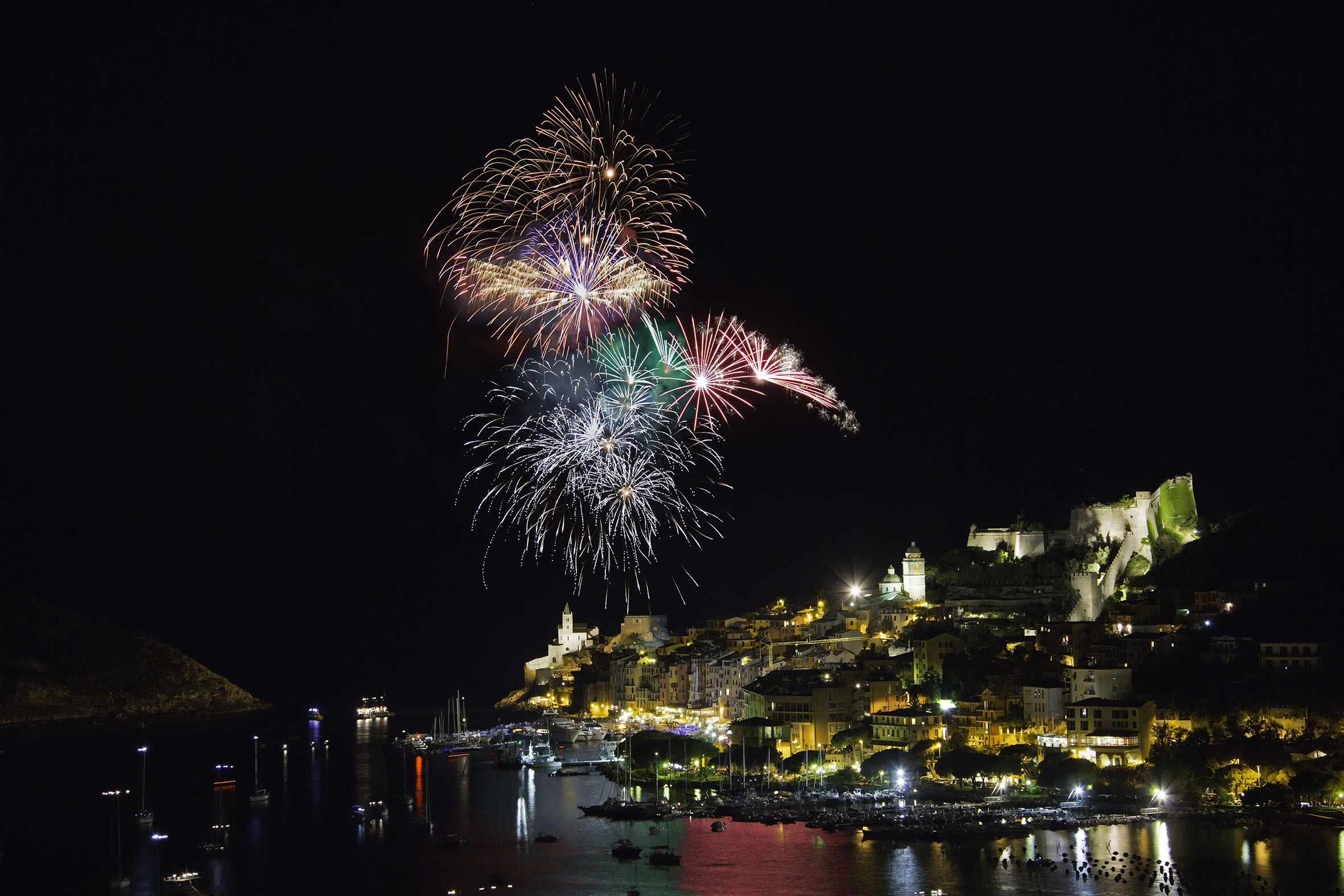 Feux d'artifice de vision nocturne de Portovenere